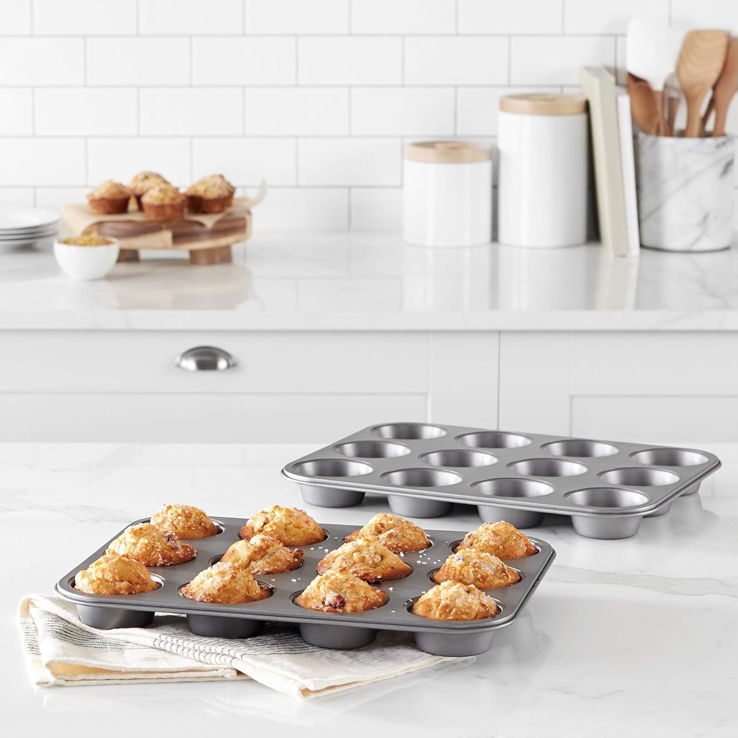Bake Perfect Muffins Every Time with Amazon Basics Nonstick Muffin Pan Set